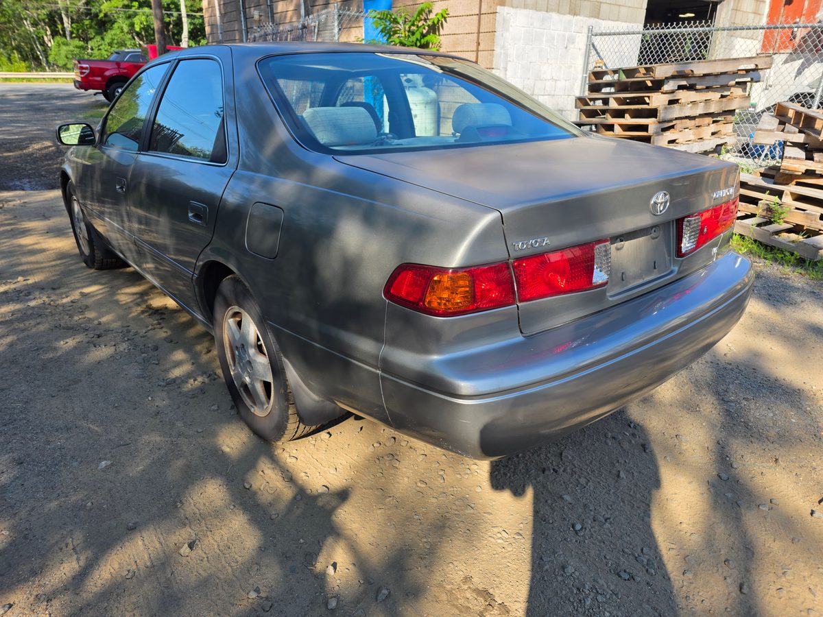 2001 Toyota Camry LE V6 Lunar Mist Metallic - driver side profile