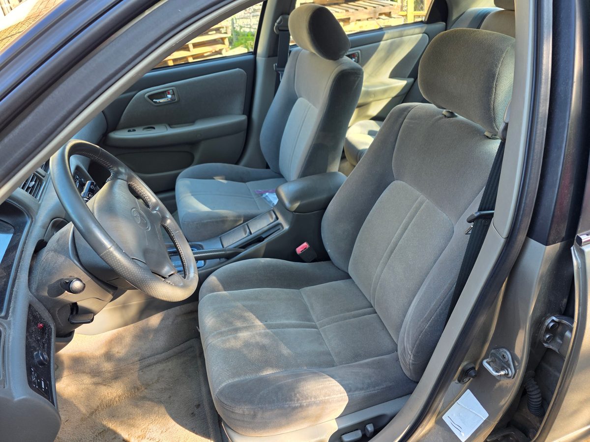 2001 Toyota Camry LE V6 Lunar Mist Metallic - interior dashboard and steering wheel