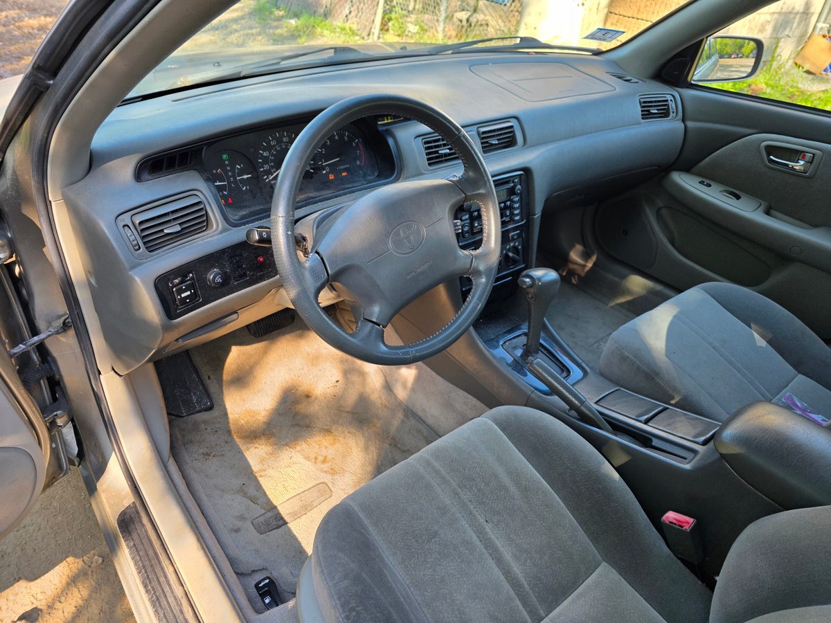 2001 Toyota Camry LE V6 Lunar Mist Metallic - front seats gray cloth