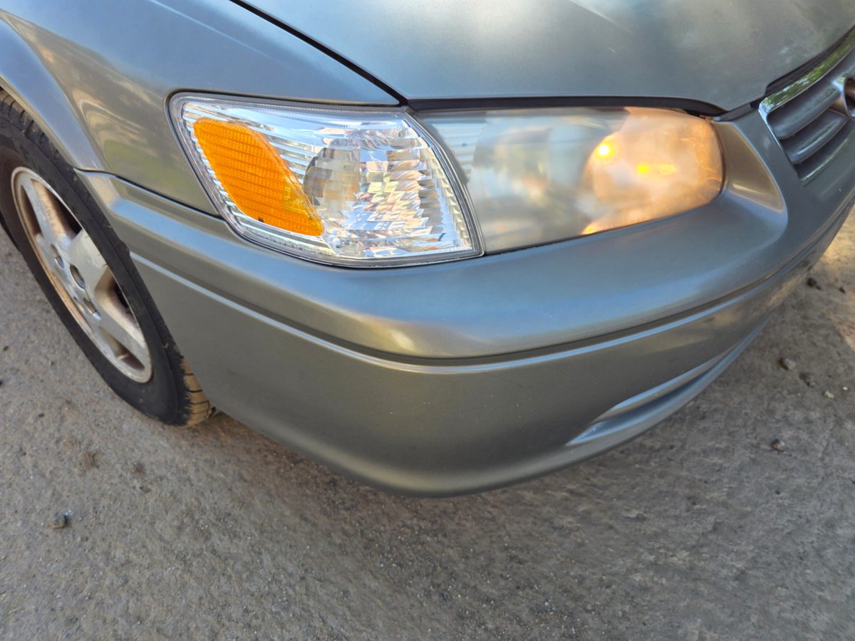 2001 Toyota Camry LE V6 Lunar Mist Metallic - rear bumper detail