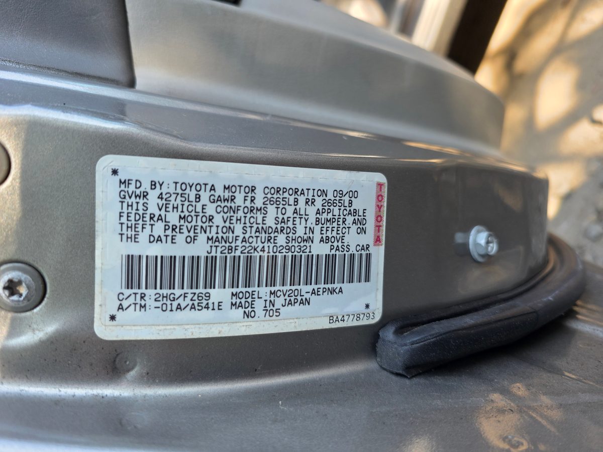2001 Toyota Camry LE V6 Lunar Mist Metallic - front bumper detail