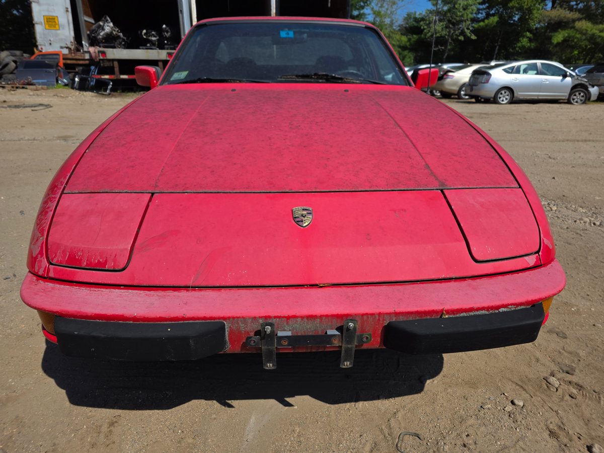 Porsche 924 Red Guards Red - passenger side front quarter