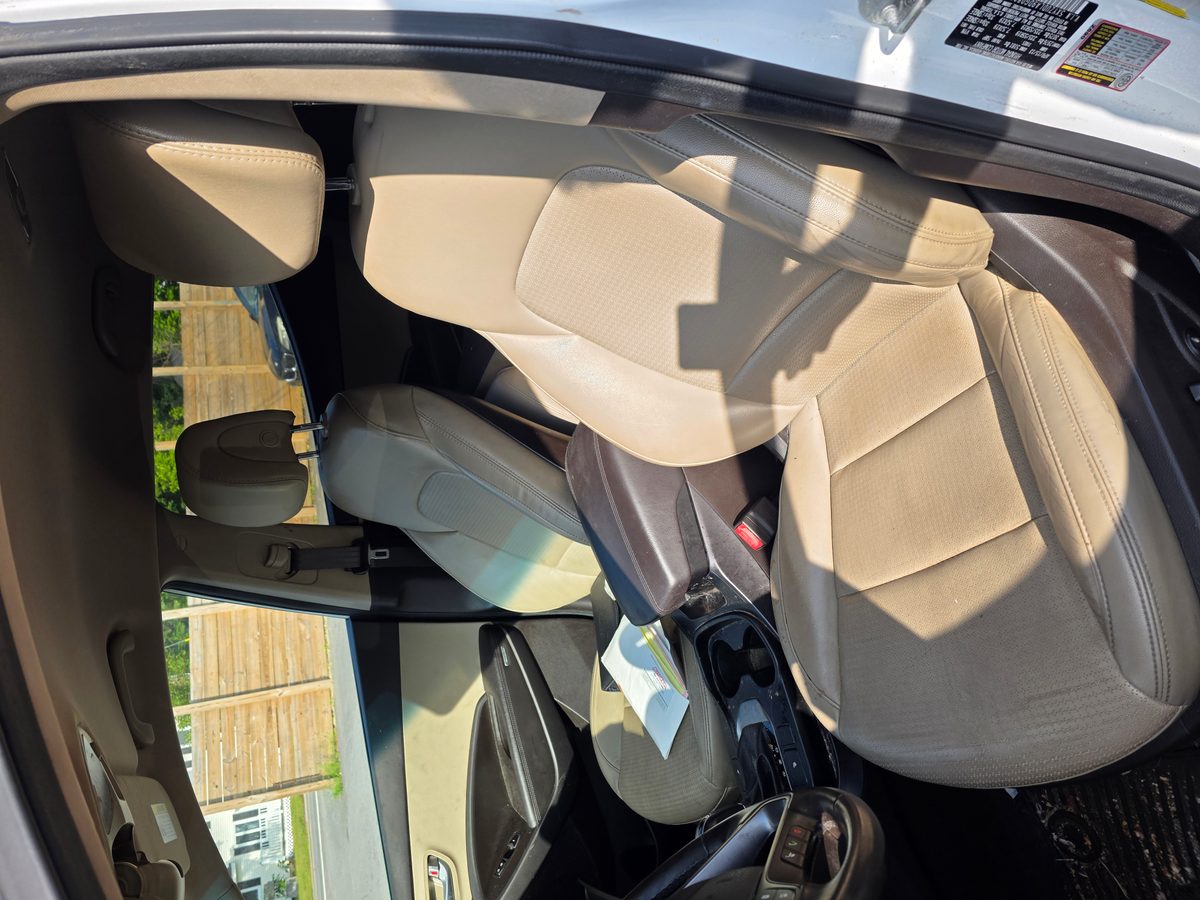 2013 Hyundai Santa Fe Sport 2.0T Snow White Pearl - rear hatch and taillights