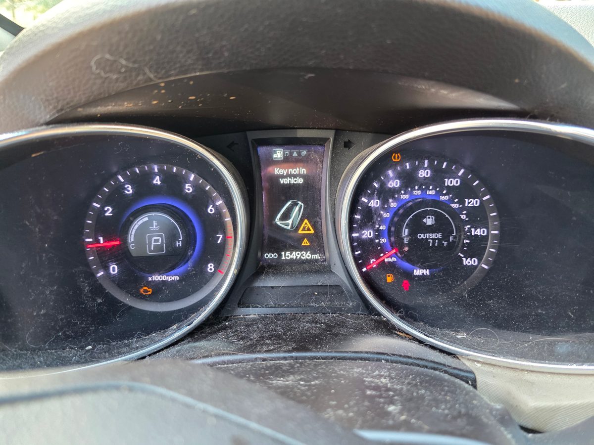 2013 Hyundai Santa Fe Sport 2.0T Snow White Pearl - VIN: 5XYZUDLA9DG082947 and door jamb