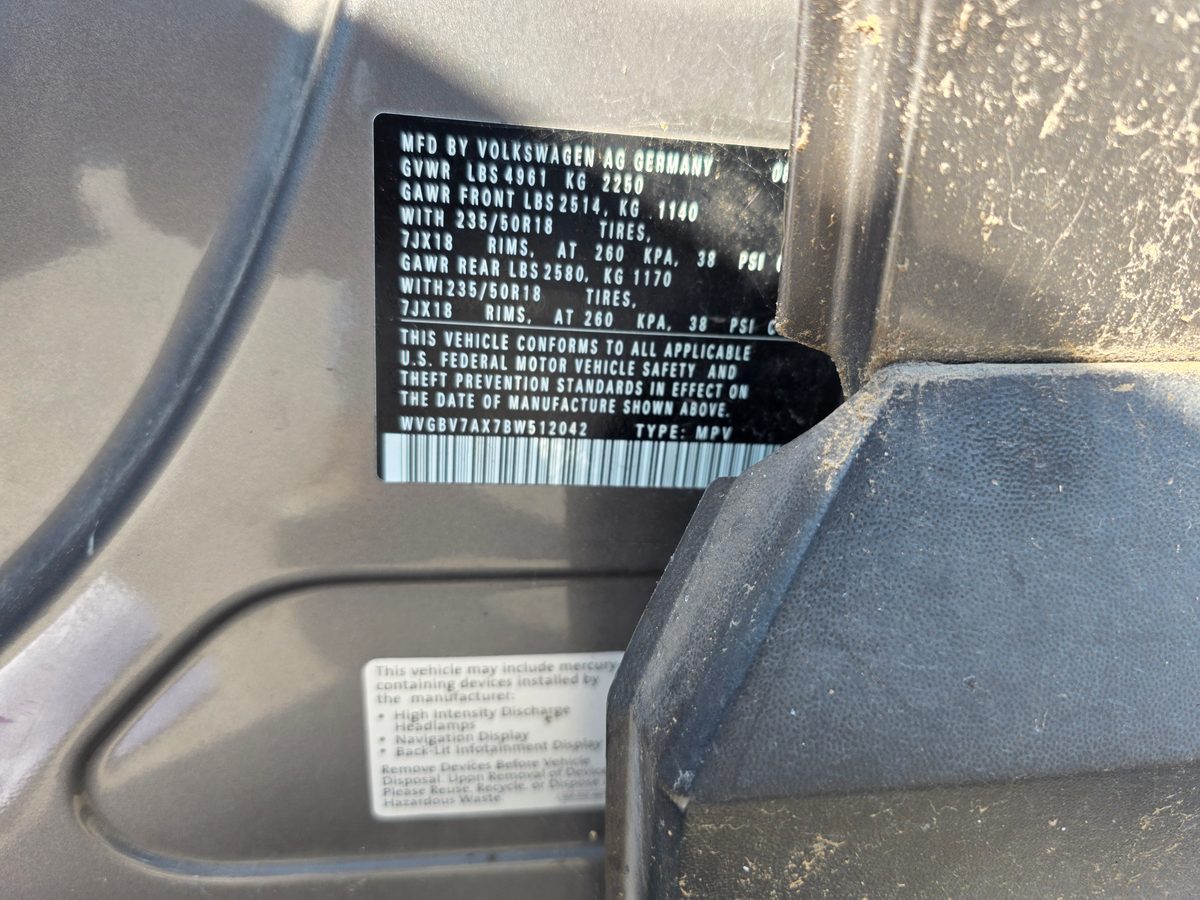 2011 Volkswagen Tiguan SE 4MOTION Pepper Gray Metallic - interior dashboard