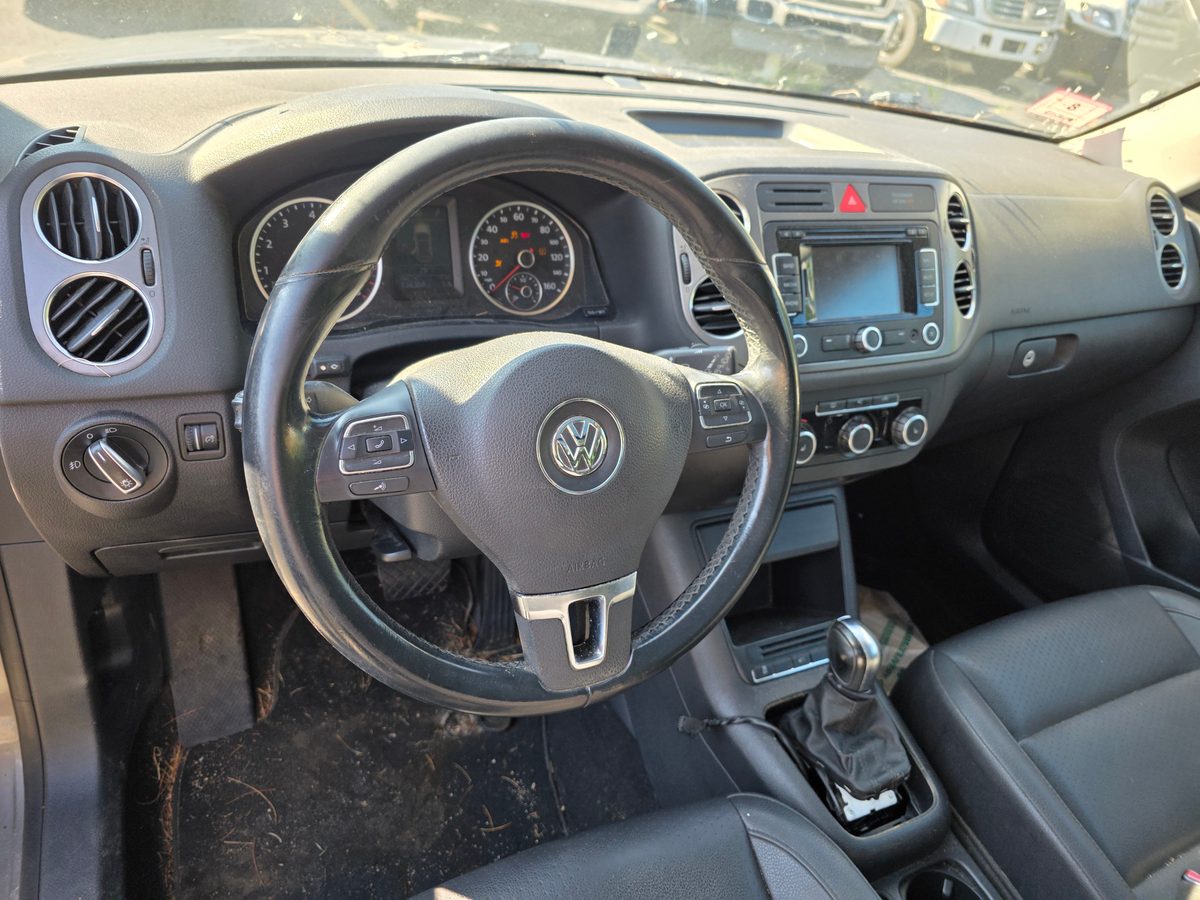 2011 Volkswagen Tiguan SE 4MOTION Pepper Gray Metallic - instrument cluster