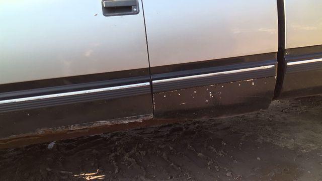 1998 Chevrolet Silverado 2500 GOLD Photo 3