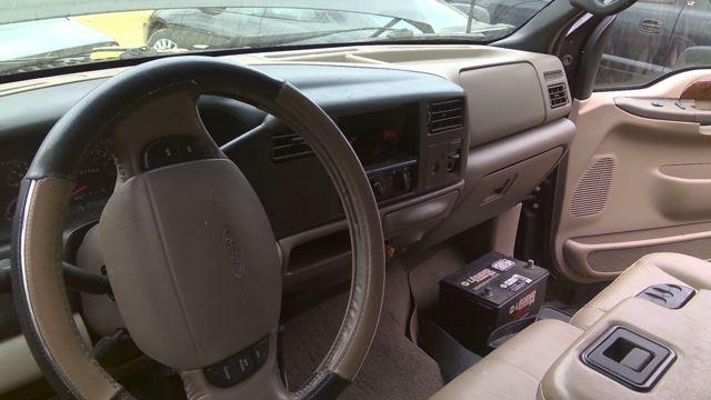 2001 Ford F-250 Super Duty BLACK Photo 10