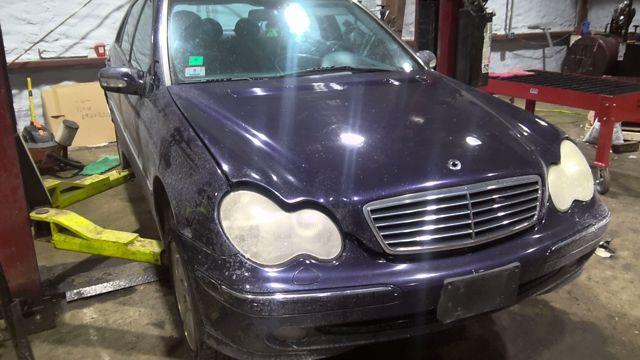 2002 Mercedes-Benz C-Class DARK BLUE Photo 11