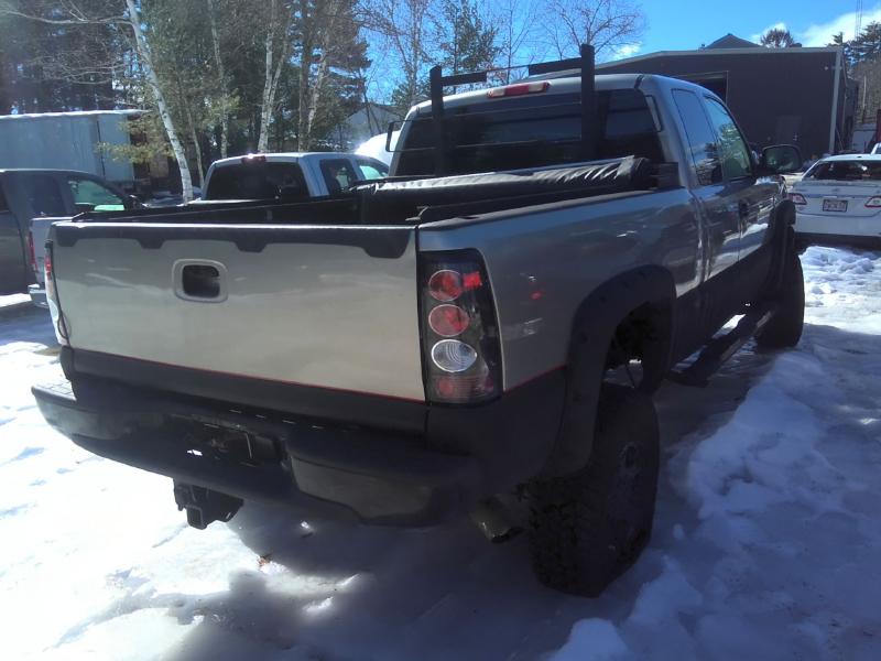 2003 Chevrolet Silverado 1500 Photo 12