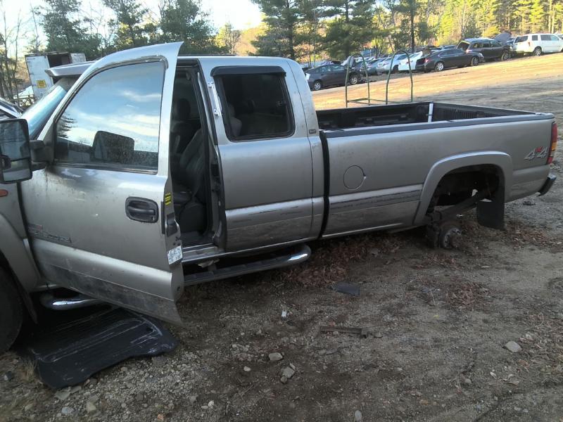 2003 GMC Sierra 2500  Photo 9