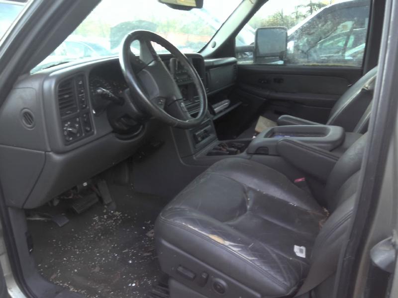2003 GMC Sierra 2500  Photo 11