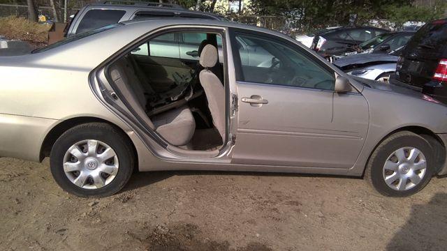 2003 Toyota Camry GOLD Photo 3