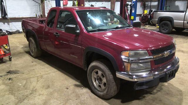 2004 Chevrolet Colorado RED Photo 9