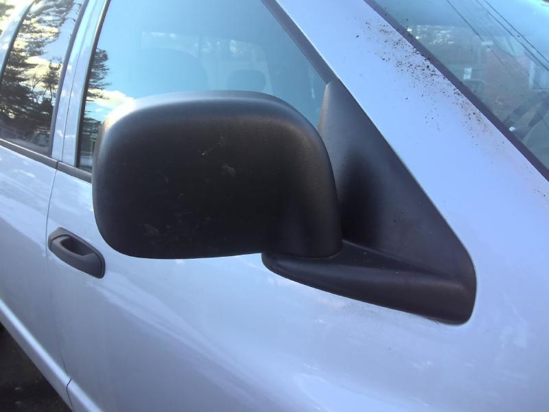 2004 RAM 1500 SILVER Photo 5