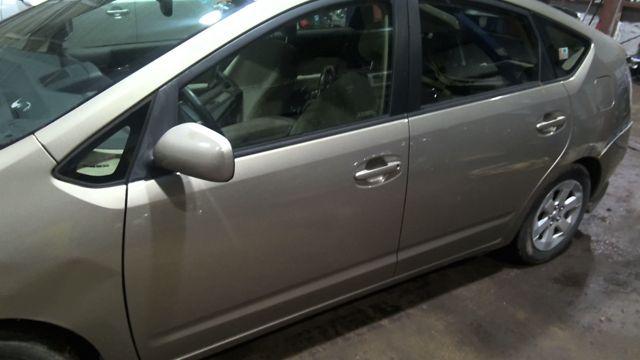 2004 Toyota Prius GOLD Photo 11