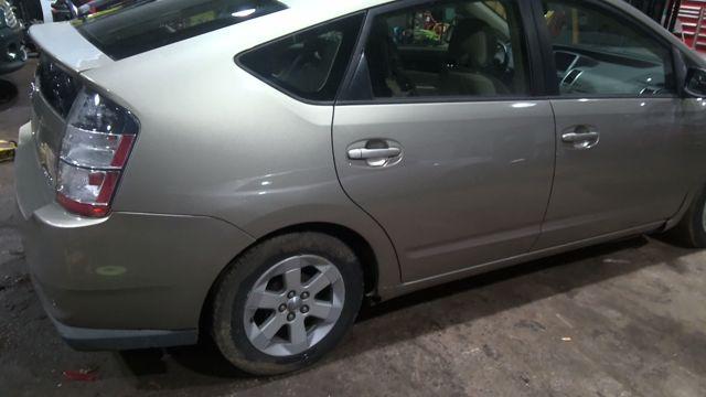 2004 Toyota Prius GOLD Photo 6