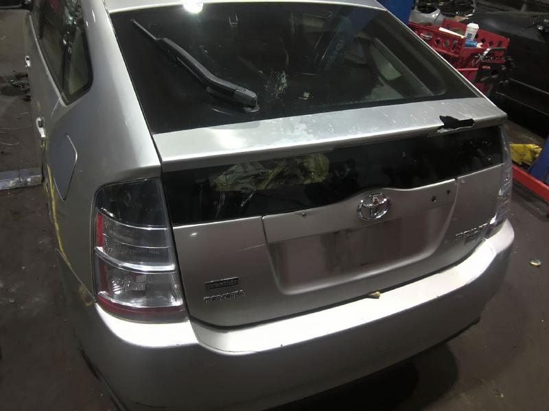 2004 Toyota Prius SILVER Photo 11