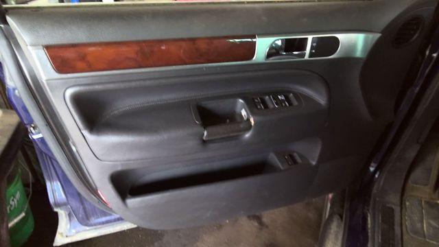 2004 Volkswagen Touareg BLUE Photo 9
