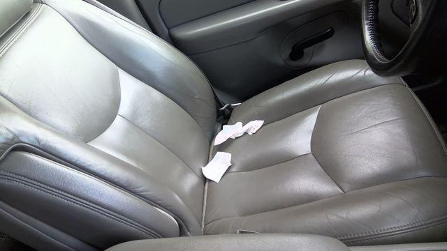 2005 Chevrolet Suburban 1500 BLACK Photo 4