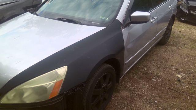 2005 Honda Accord SILVER Photo 10