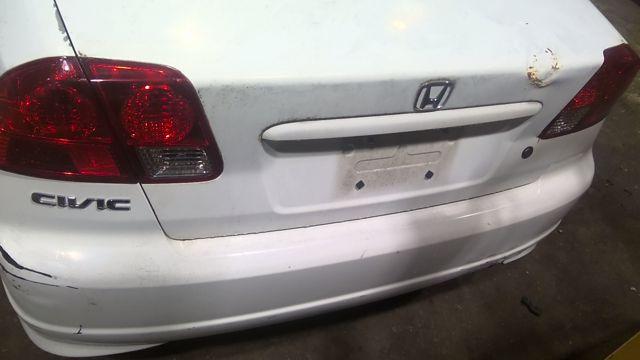 2005 Honda Civic WHITE Photo 9