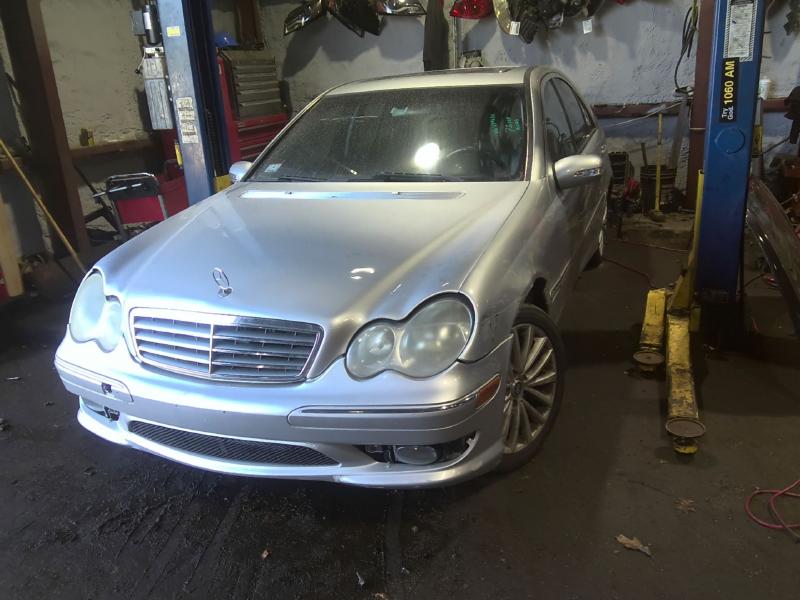 2005 Mercedes-Benz C-Class SILVER Photo 8