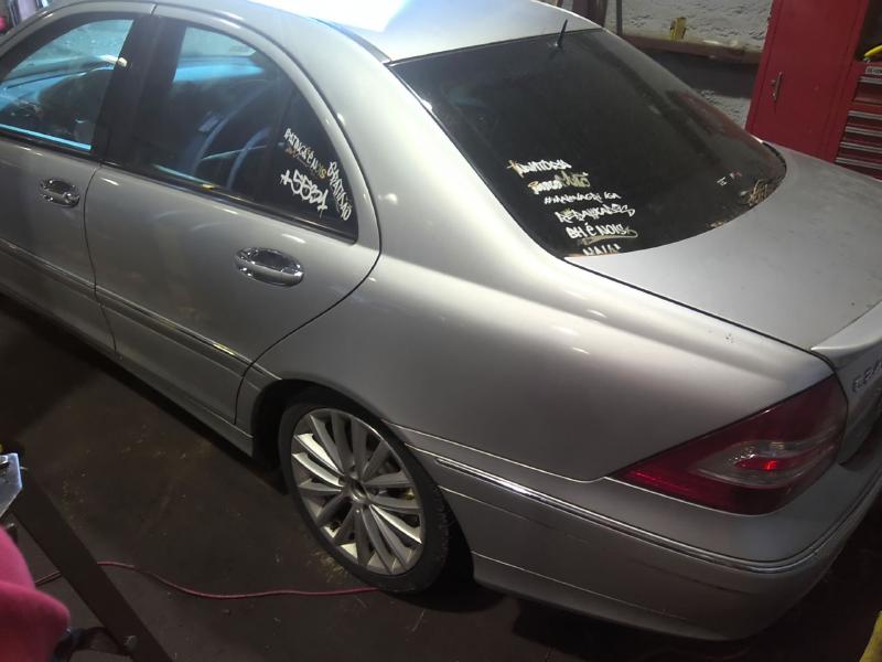 2005 Mercedes-Benz C-Class SILVER Photo 10