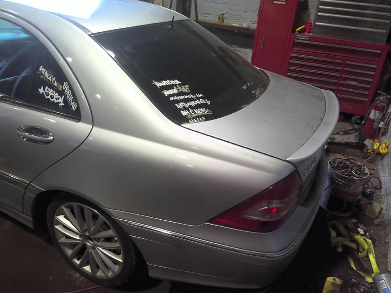 2005 Mercedes-Benz C-Class SILVER Photo 11