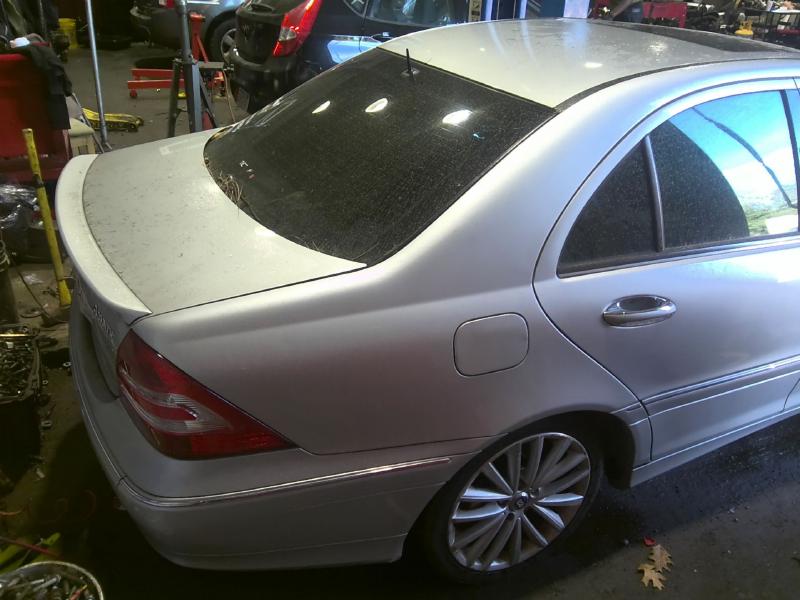 2005 Mercedes-Benz C-Class SILVER Photo 12