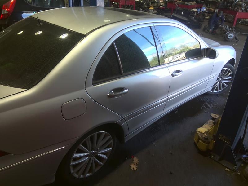 2005 Mercedes-Benz C-Class SILVER Photo 13