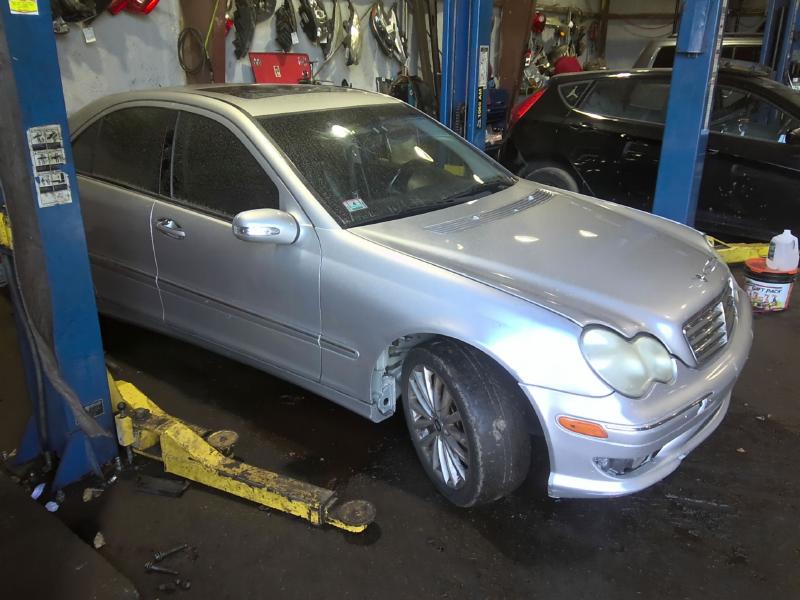 2005 Mercedes-Benz C-Class SILVER Photo 14