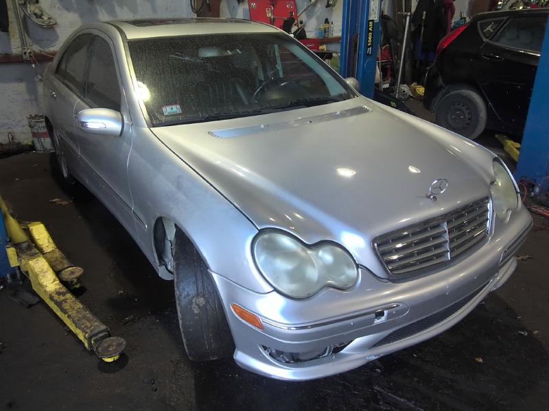 2005 Mercedes-Benz C-Class SILVER Photo 15