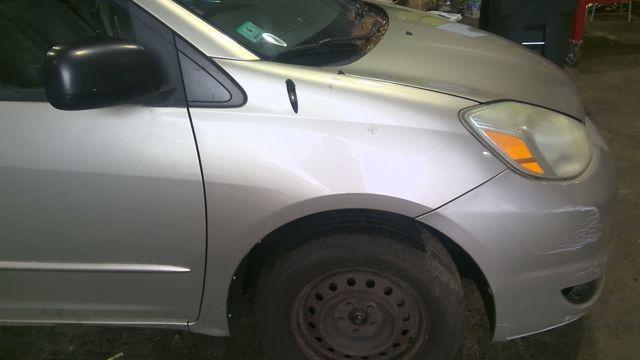 2005 Toyota Sienna GOLD Photo 8