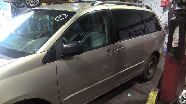 2005 Toyota Sienna GOLD Photo 15
