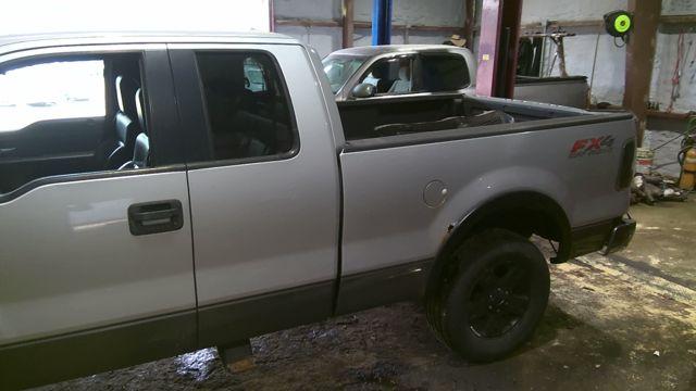 2006 Ford F-150 SILVER Photo 2