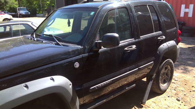 2006 Jeep Liberty BLACK Photo 9
