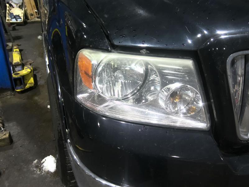 2006 Lincoln Town Car BLACK Photo 13