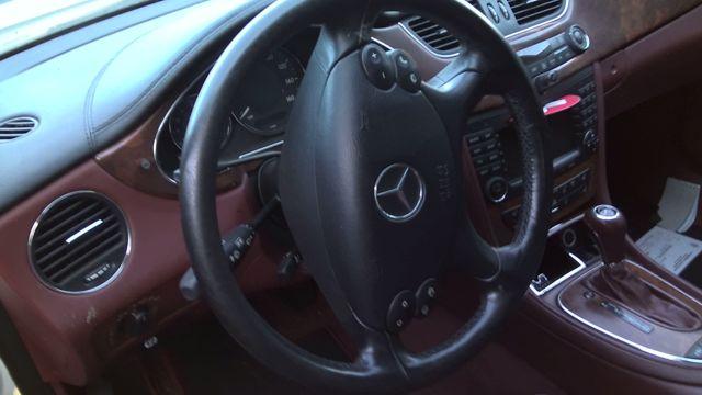2006 Mercedes-Benz CLS WHITE Photo 2