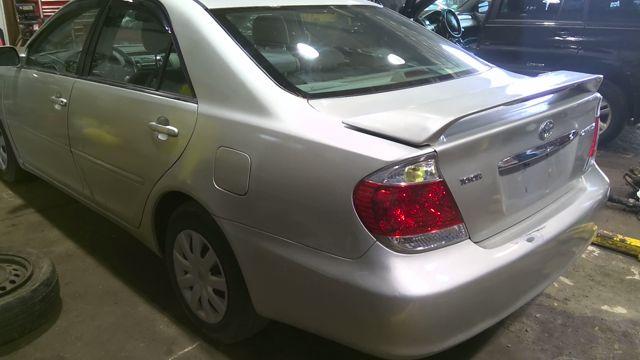 2006 Toyota Camry SILVER Photo 3