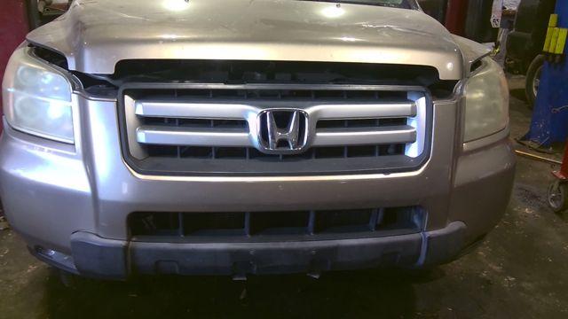 2007 Honda Pilot GOLD Photo 11