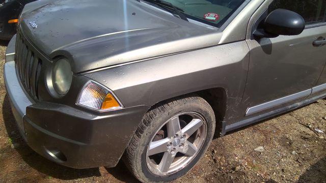 2007 Jeep Compass GOLD Photo 9