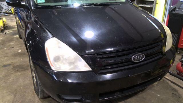 2007 Kia Sedona BLACK Photo 9