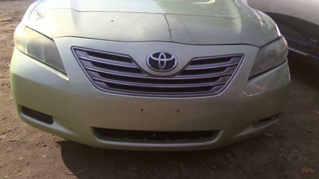 2007 Toyota Camry GOLD Photo 2