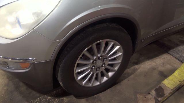 2008 Buick Enclave SILVER Photo 2