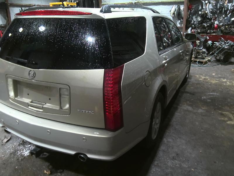 2008 Cadillac Cadillac SRX GOLD Photo 2