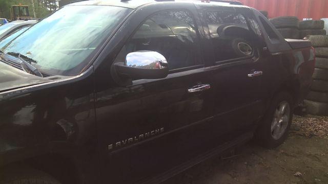 2008 Chevrolet Avalanche BLACK Photo 2