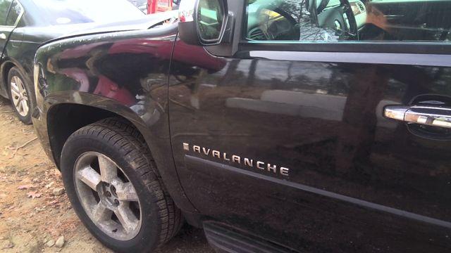 2008 Chevrolet Avalanche BLACK Photo 4