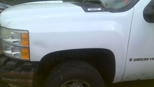 2008 Chevrolet Silverado 2500 WHITE Photo 2