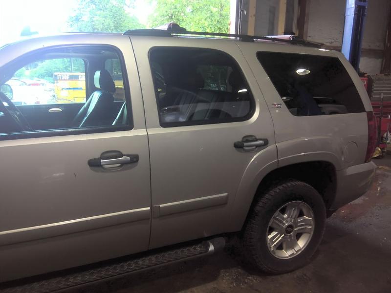2008 Chevrolet Tahoe SILVER Photo 11
